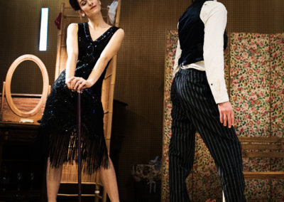 Spectacle Marius & Paula : Mathilde Mercier et Étienne Pageault en habits mondains.