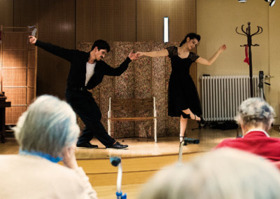 Spectacle Marius & Paula : Mathilde Mercier et Étienne Pageault dansent.